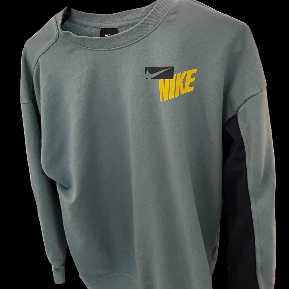 Vintage retro Nike crewneck